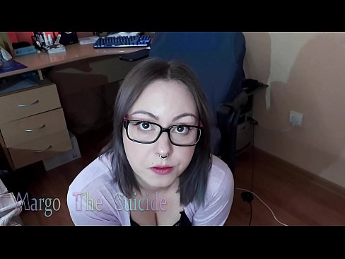 ❤️ Сексуальна дівчина в окулярах глибоко відсмоктує дилдо на камеру Порно на uk.filmepornonline.ru ☑